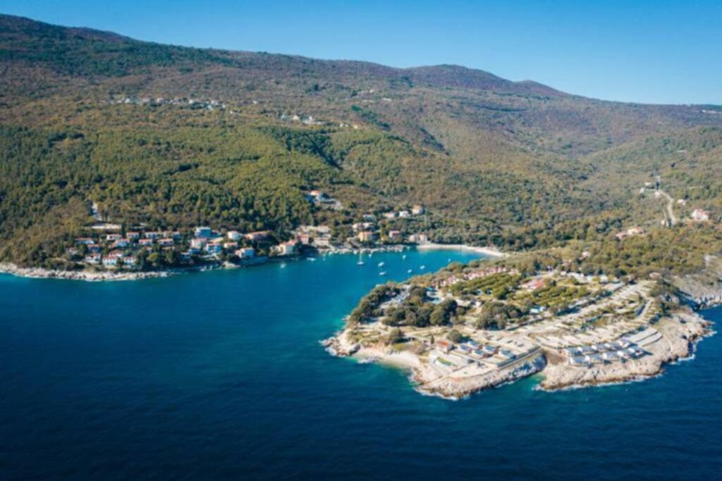 Apartment By The Sea- Santa Marina Rasa ภายนอก รูปภาพ