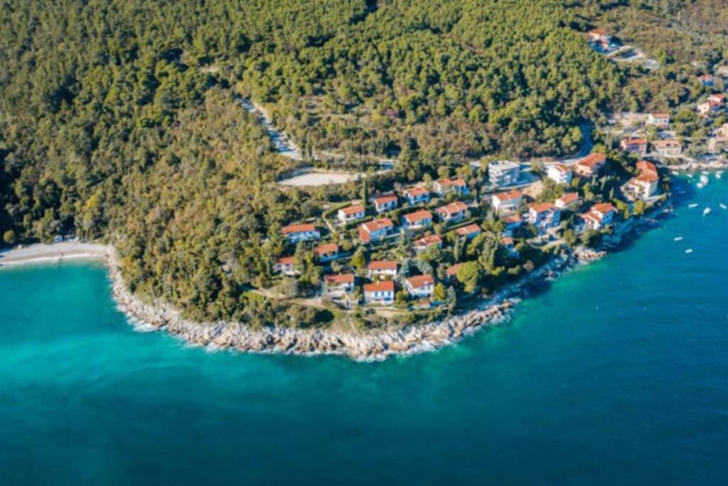 Apartment By The Sea- Santa Marina Rasa ภายนอก รูปภาพ