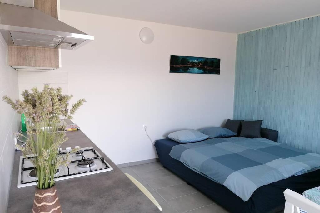 Apartment By The Sea- Santa Marina Rasa ภายนอก รูปภาพ